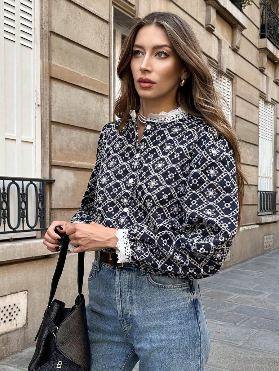 Blouse élégant bleu marine femme — dentelle contrastée
