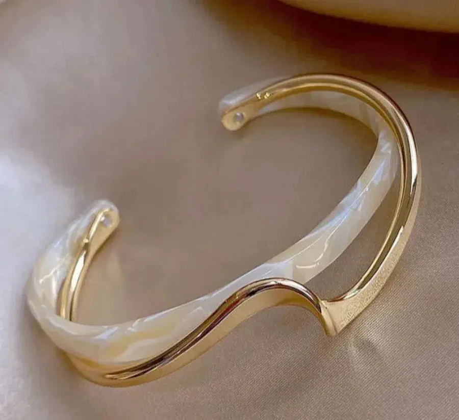 Bracelet femme opale blanche – opale blanche et finition dorée